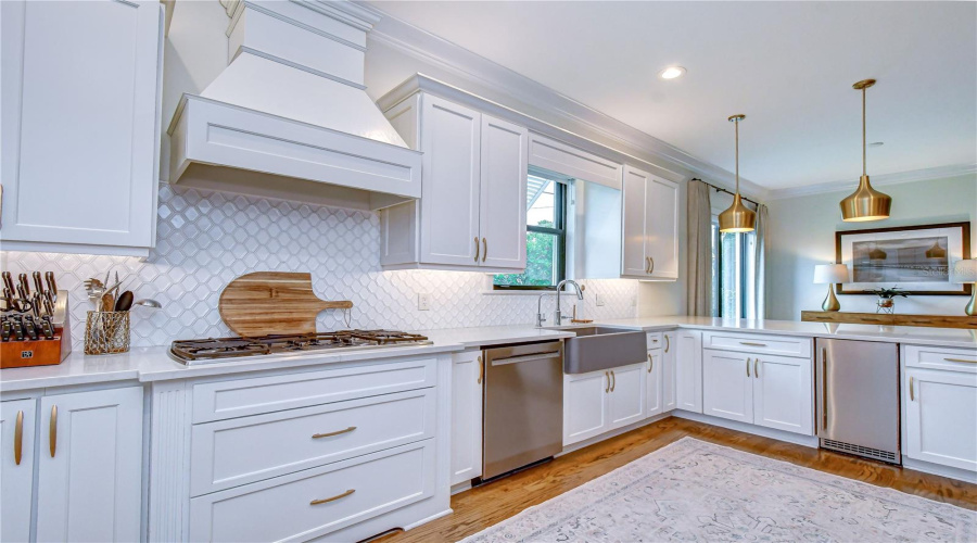 Tampa, Florida 33609, 5 Bedroom Bedrooms, ,4 Bathroombathrooms,Residential,For Sale,Cleveland,0,Mfrtb8536070