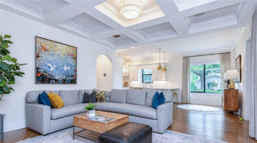 Tampa, Florida 33609, 5 Bedroom Bedrooms, ,4 Bathroombathrooms,Residential,For Sale,Cleveland,0,Mfrtb8536070