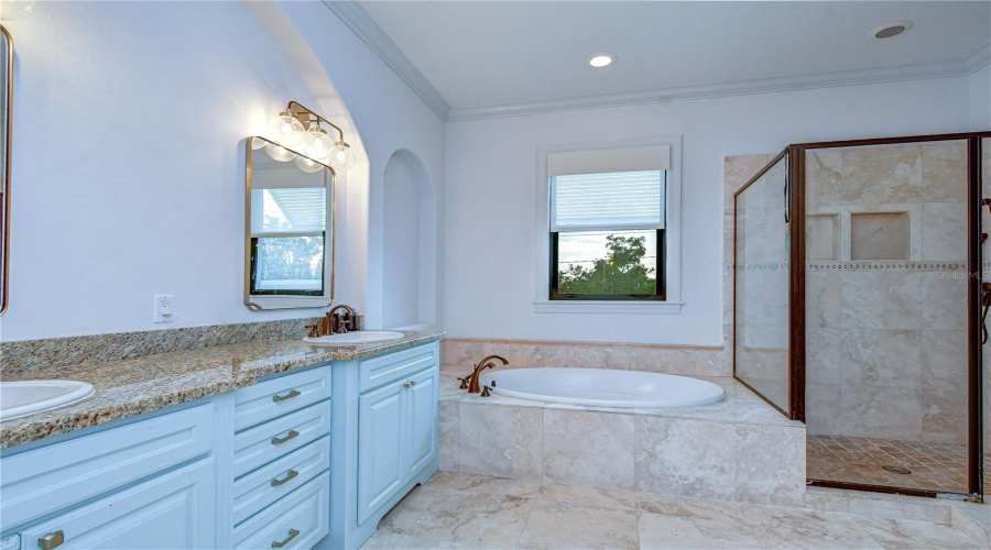 Tampa, Florida 33609, 5 Bedroom Bedrooms, ,4 Bathroombathrooms,Residential,For Sale,Cleveland,0,Mfrtb8536070