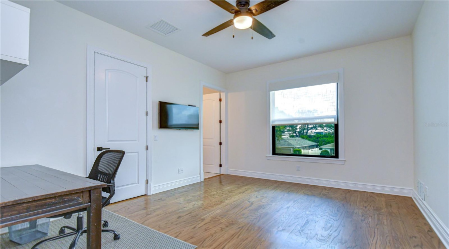 Tampa, Florida 33609, 5 Bedroom Bedrooms, ,4 Bathroombathrooms,Residential,For Sale,Cleveland,0,Mfrtb8536070