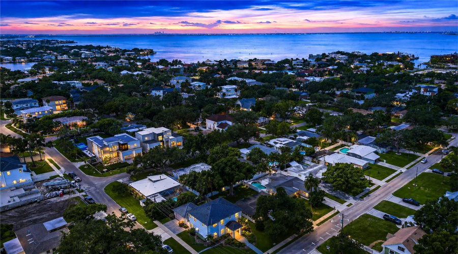 Tampa, Florida 33609, 5 Bedroom Bedrooms, ,4 Bathroombathrooms,Residential,For Sale,Cleveland,0,Mfrtb8536070