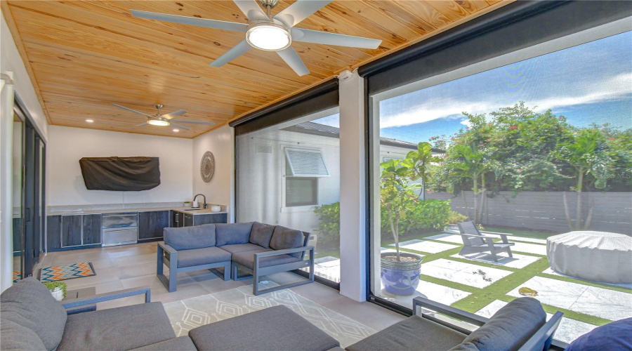 Tampa, Florida 33609, 5 Bedroom Bedrooms, ,4 Bathroombathrooms,Residential,For Sale,Cleveland,0,Mfrtb8536070