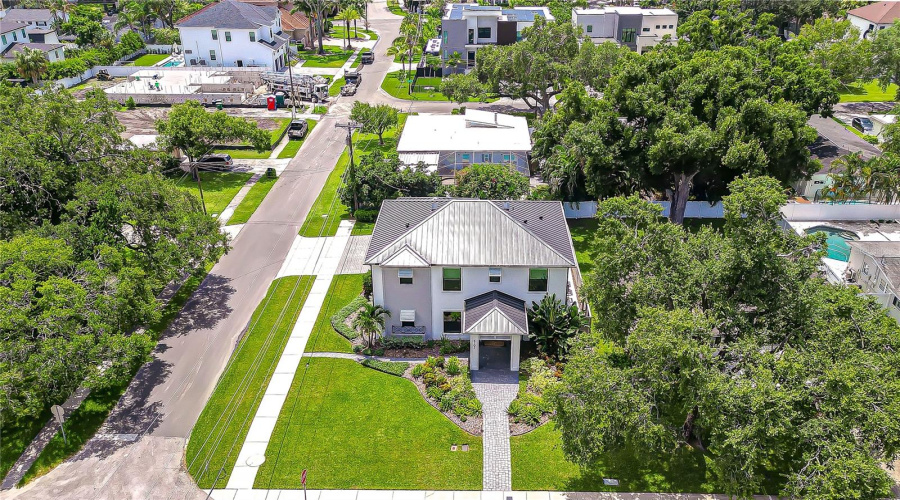 Tampa, Florida 33609, 5 Bedroom Bedrooms, ,4 Bathroombathrooms,Residential,For Sale,Cleveland,0,Mfrtb8536070