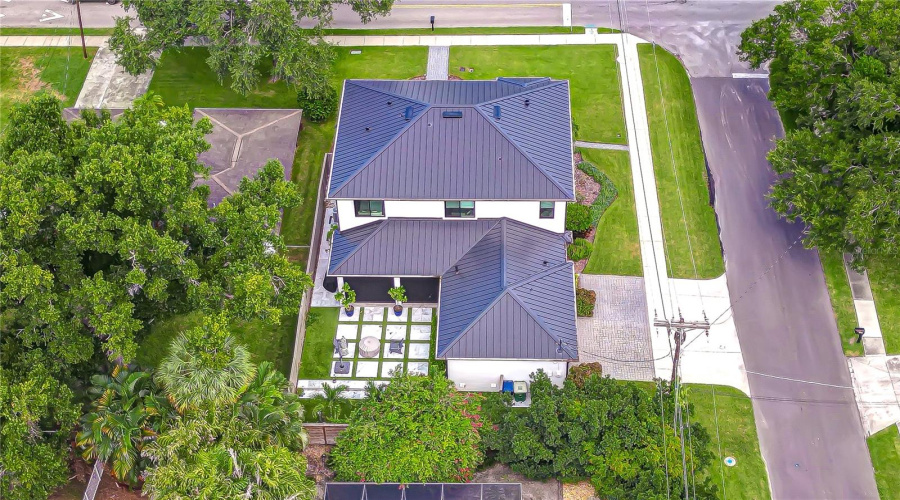 Tampa, Florida 33609, 5 Bedroom Bedrooms, ,4 Bathroombathrooms,Residential,For Sale,Cleveland,0,Mfrtb8536070