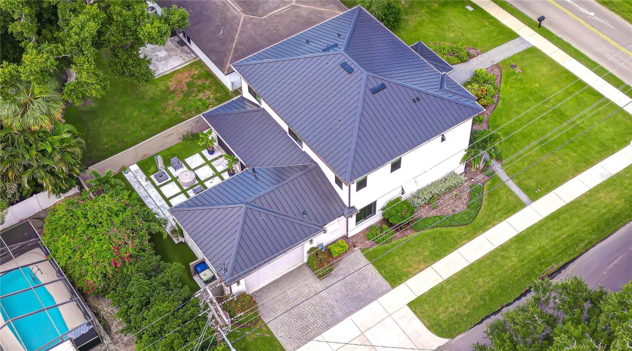 Tampa, Florida 33609, 5 Bedroom Bedrooms, ,4 Bathroombathrooms,Residential,For Sale,Cleveland,0,Mfrtb8536070