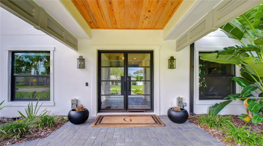 Tampa, Florida 33609, 5 Bedroom Bedrooms, ,4 Bathroombathrooms,Residential,For Sale,Cleveland,0,Mfrtb8536070