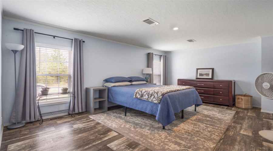 Bronson, Florida 32621, 5 Bedroom Bedrooms, ,3 Bathroombathrooms,Residential,For Sale,77Th,0,Mfrgc542463
