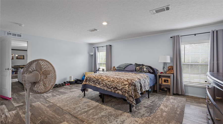Bronson, Florida 32621, 5 Bedroom Bedrooms, ,3 Bathroombathrooms,Residential,For Sale,77Th,0,Mfrgc542463