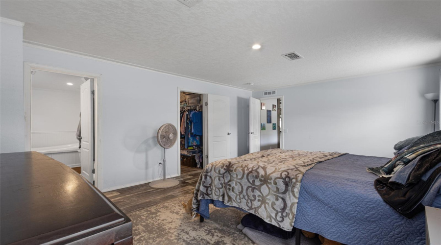 Bronson, Florida 32621, 5 Bedroom Bedrooms, ,3 Bathroombathrooms,Residential,For Sale,77Th,0,Mfrgc542463
