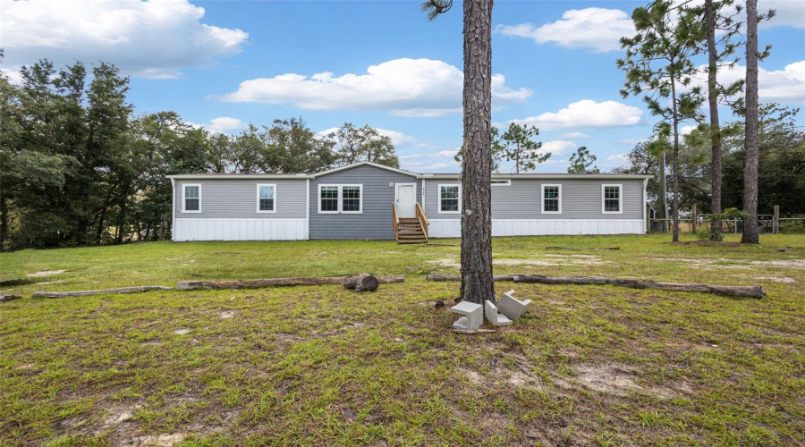 Bronson, Florida 32621, 5 Bedroom Bedrooms, ,3 Bathroombathrooms,Residential,For Sale,77Th,0,Mfrgc542463