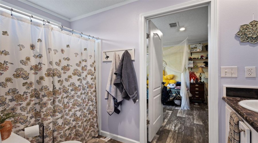 Bronson, Florida 32621, 5 Bedroom Bedrooms, ,3 Bathroombathrooms,Residential,For Sale,77Th,0,Mfrgc542463