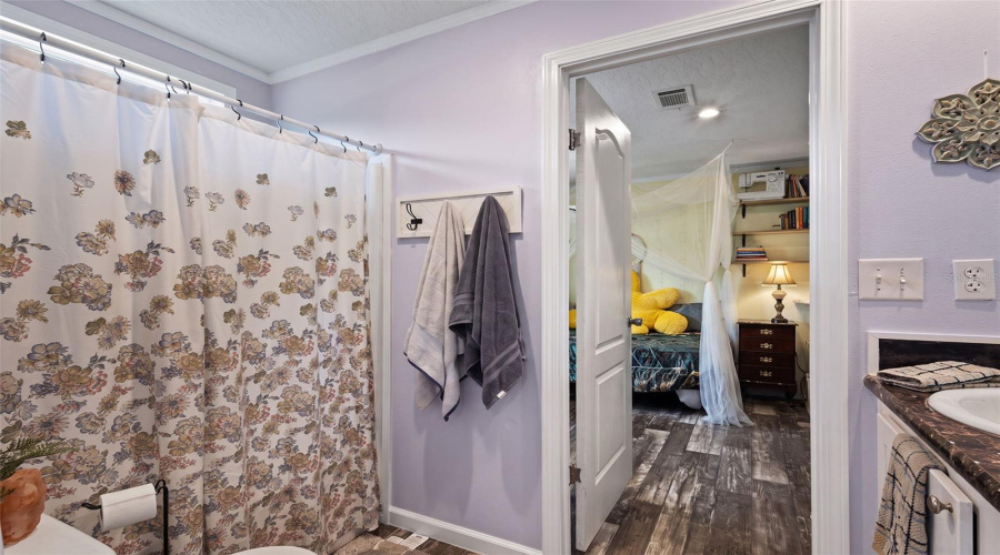 Bronson, Florida 32621, 5 Bedroom Bedrooms, ,3 Bathroombathrooms,Residential,For Sale,77Th,0,Mfrgc542463