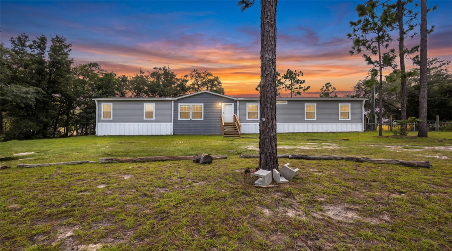 Bronson, Florida 32621, 5 Bedroom Bedrooms, ,3 Bathroombathrooms,Residential,For Sale,77Th,0,Mfrgc542463