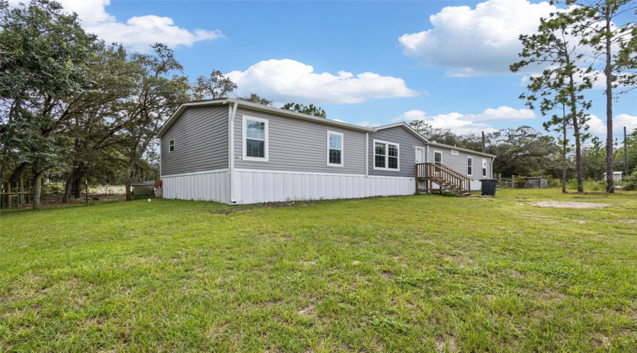 Bronson, Florida 32621, 5 Bedroom Bedrooms, ,3 Bathroombathrooms,Residential,For Sale,77Th,0,Mfrgc542463