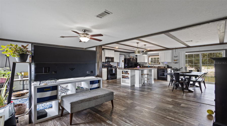 Bronson, Florida 32621, 5 Bedroom Bedrooms, ,3 Bathroombathrooms,Residential,For Sale,77Th,0,Mfrgc542463