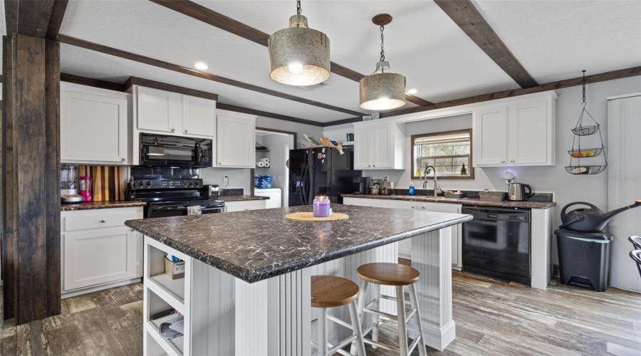 Bronson, Florida 32621, 5 Bedroom Bedrooms, ,3 Bathroombathrooms,Residential,For Sale,77Th,0,Mfrgc542463