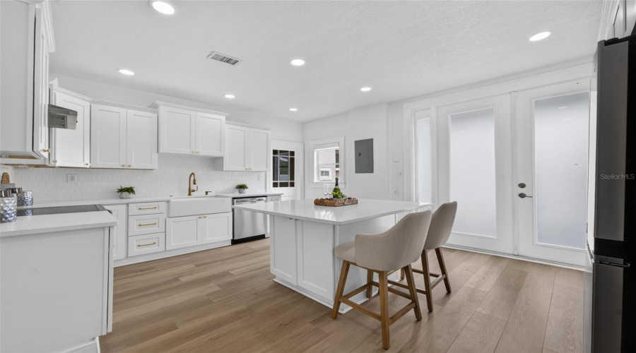 Beautifully Updated &Amp; Renovated Kitchen