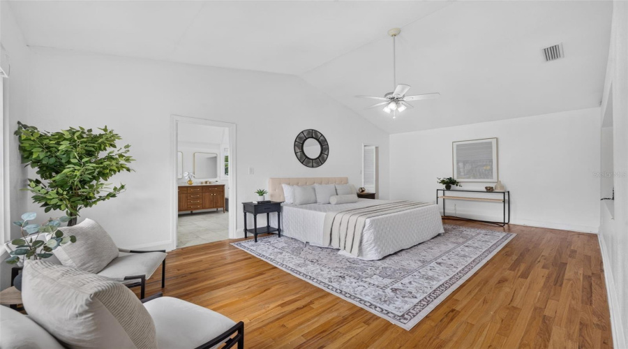 Split Bedroom Floorplan
