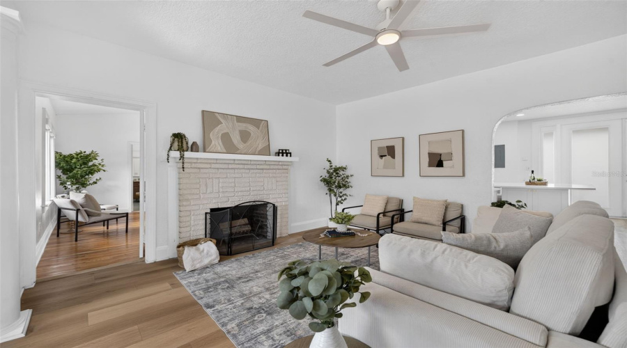 Orlando, Florida 32804, 3 Bedroom Bedrooms, ,2 Bathroombathrooms,Residential,For Sale,King St,0,Mfro6429593