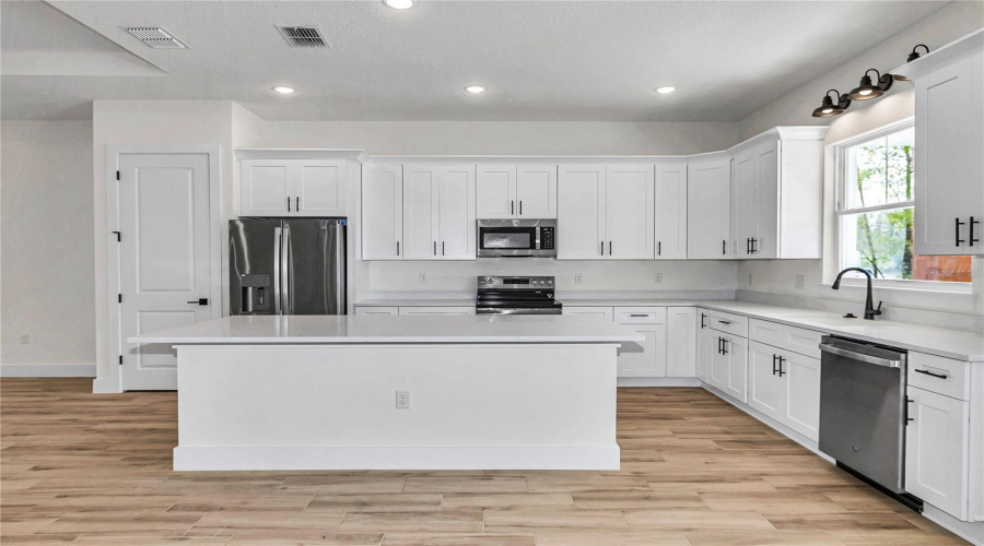 Ocala, Florida 34481, 3 Bedroom Bedrooms, ,2 Bathroombathrooms,Residential,For Sale,45,0,Mfro6390692
