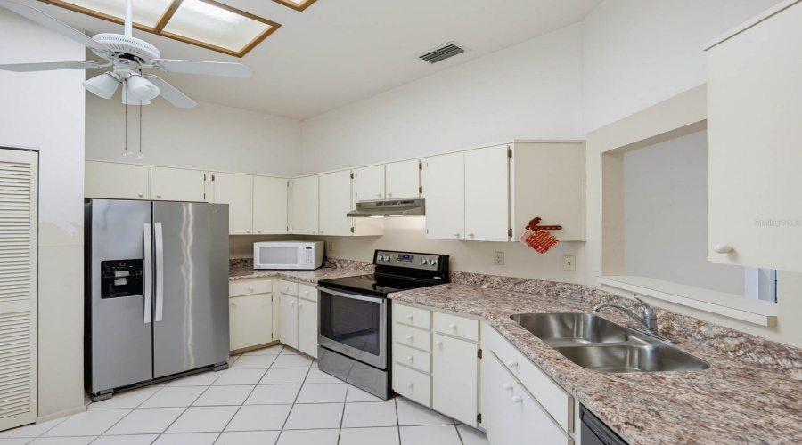 Palm Harbor, Florida 34685, 2 Bedroom Bedrooms, ,2 Bathroombathrooms,Residential,For Sale,Killdeer,0,Mfrtb8522713