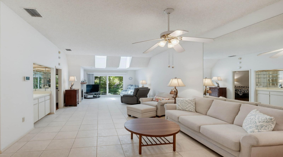 Palm Harbor, Florida 34685, 2 Bedroom Bedrooms, ,2 Bathroombathrooms,Residential,For Sale,Killdeer,0,Mfrtb8522713