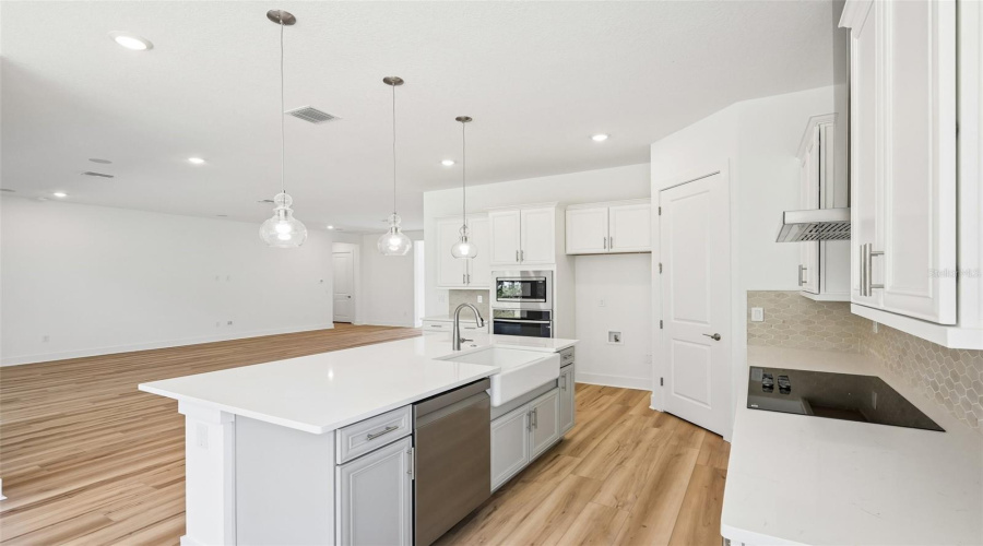 Parrish, Florida 34219, 3 Bedroom Bedrooms, ,2 Bathroombathrooms,Residential,For Sale,White Blossom,0,Mfrtb8519369