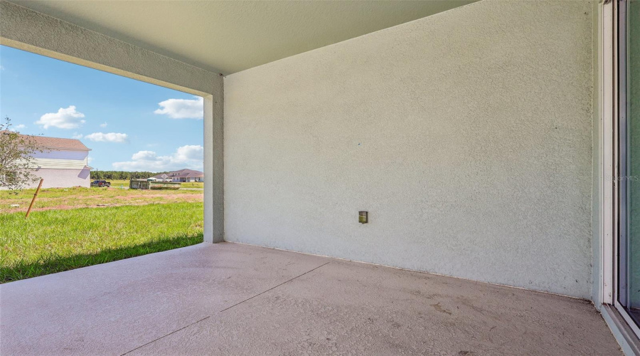 Rear Covered Lanai