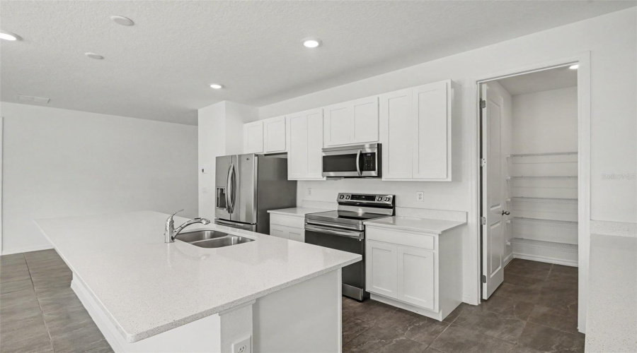 Deltona, Florida 32725, 3 Bedroom Bedrooms, ,2 Bathroombathrooms,Residential,For Sale,Alabaster,0,Mfrtb8526337