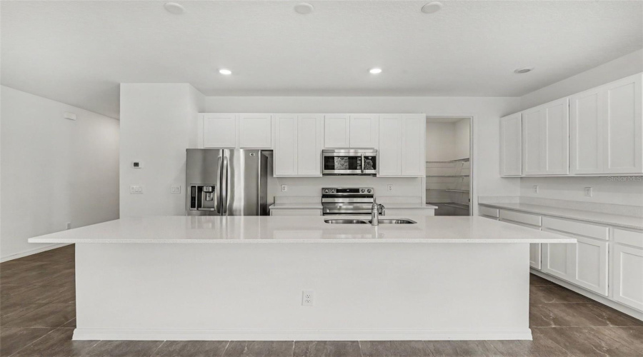 Deltona, Florida 32725, 3 Bedroom Bedrooms, ,2 Bathroombathrooms,Residential,For Sale,Alabaster,0,Mfrtb8526337