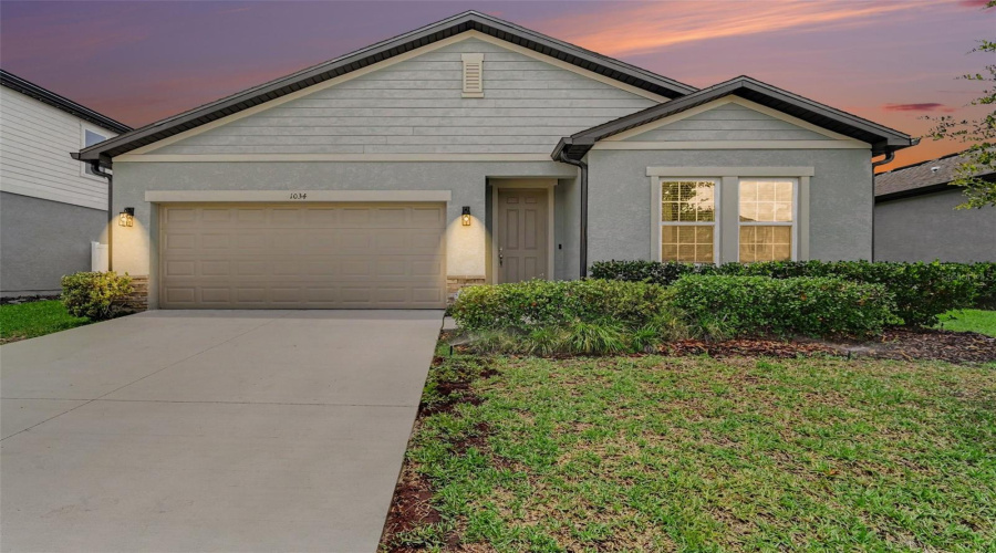 Deltona, Florida 32725, 3 Bedroom Bedrooms, ,2 Bathroombathrooms,Residential,For Sale,Alabaster,0,Mfrtb8526337