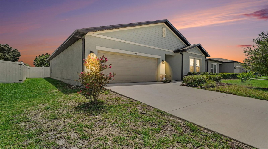 Deltona, Florida 32725, 3 Bedroom Bedrooms, ,2 Bathroombathrooms,Residential,For Sale,Alabaster,0,Mfrtb8526337