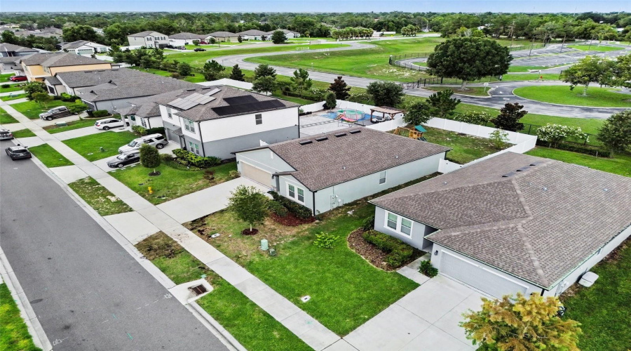 Deltona, Florida 32725, 3 Bedroom Bedrooms, ,2 Bathroombathrooms,Residential,For Sale,Alabaster,0,Mfrtb8526337
