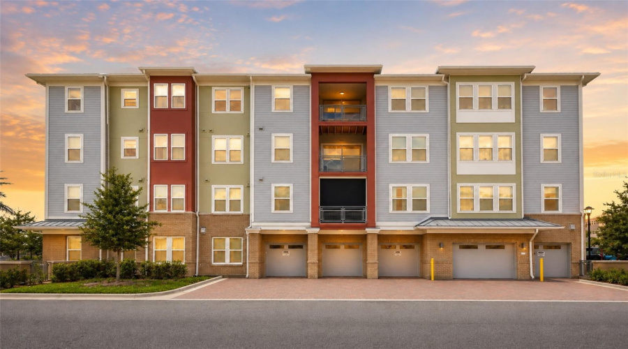 Orlando, Florida 32827, 2 Bedroom Bedrooms, ,2 Bathroombathrooms,Residential,For Sale,Laureate,0,Mfro6412367