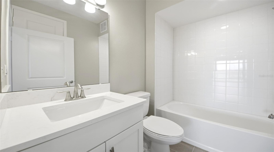 Orlando, Florida 32827, 2 Bedroom Bedrooms, ,2 Bathroombathrooms,Residential,For Sale,Laureate,0,Mfro6412367