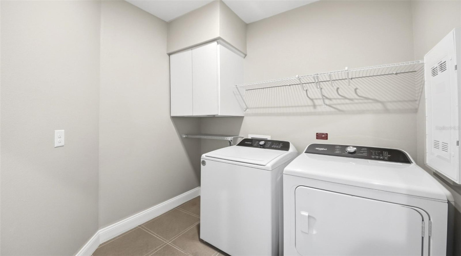 Orlando, Florida 32827, 2 Bedroom Bedrooms, ,2 Bathroombathrooms,Residential,For Sale,Laureate,0,Mfro6412367