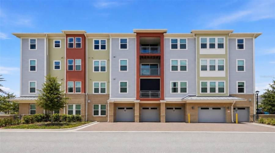 Orlando, Florida 32827, 2 Bedroom Bedrooms, ,2 Bathroombathrooms,Residential,For Sale,Laureate,0,Mfro6412367