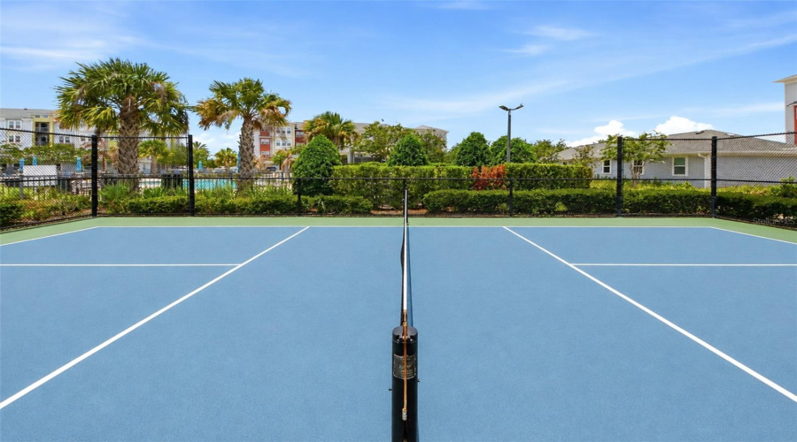Orlando, Florida 32827, 2 Bedroom Bedrooms, ,2 Bathroombathrooms,Residential,For Sale,Laureate,0,Mfro6412367