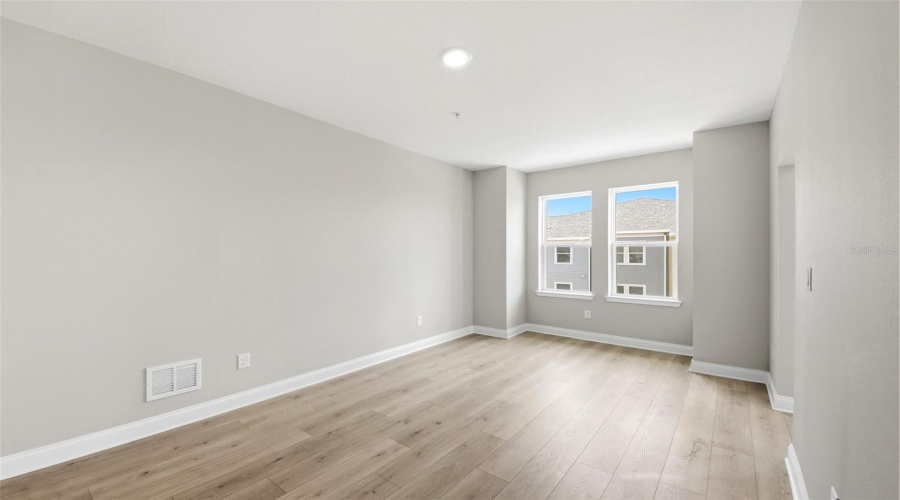 Orlando, Florida 32827, 2 Bedroom Bedrooms, ,2 Bathroombathrooms,Residential,For Sale,Laureate,0,Mfro6412367
