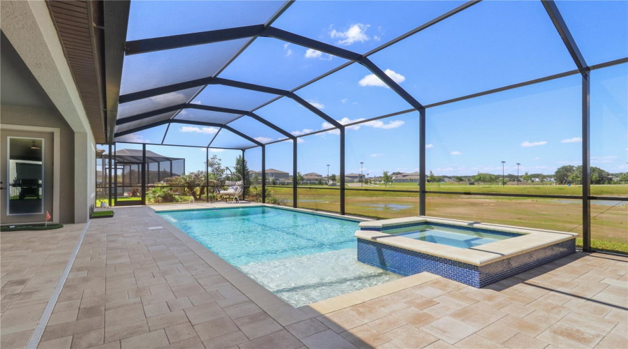 Pool With Baja Shelf &Amp; Spa