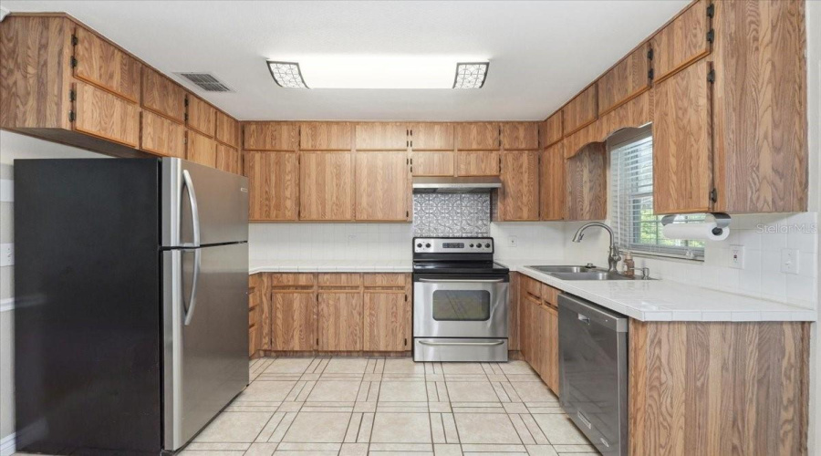 Winter Haven, Florida 33880, 3 Bedroom Bedrooms, ,2 Bathroombathrooms,Residential,For Sale,Lake Shipp,0,Mfrl4963966