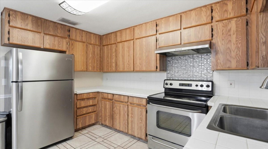 Winter Haven, Florida 33880, 3 Bedroom Bedrooms, ,2 Bathroombathrooms,Residential,For Sale,Lake Shipp,0,Mfrl4963966