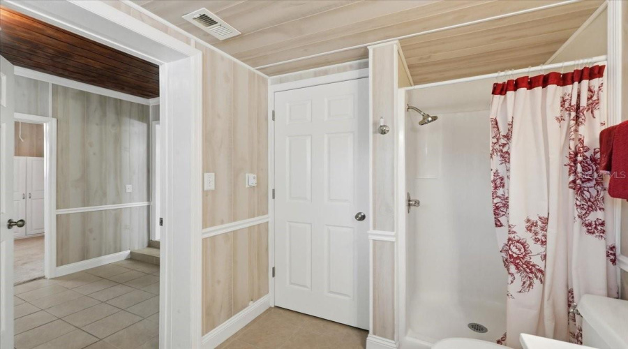 Winter Haven, Florida 33880, 3 Bedroom Bedrooms, ,2 Bathroombathrooms,Residential,For Sale,Lake Shipp,0,Mfrl4963966