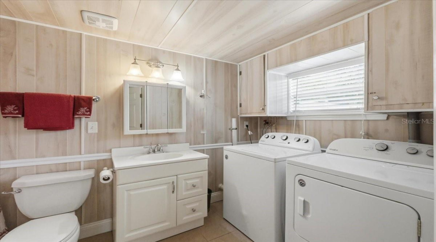 Winter Haven, Florida 33880, 3 Bedroom Bedrooms, ,2 Bathroombathrooms,Residential,For Sale,Lake Shipp,0,Mfrl4963966