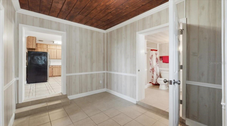 Winter Haven, Florida 33880, 3 Bedroom Bedrooms, ,2 Bathroombathrooms,Residential,For Sale,Lake Shipp,0,Mfrl4963966