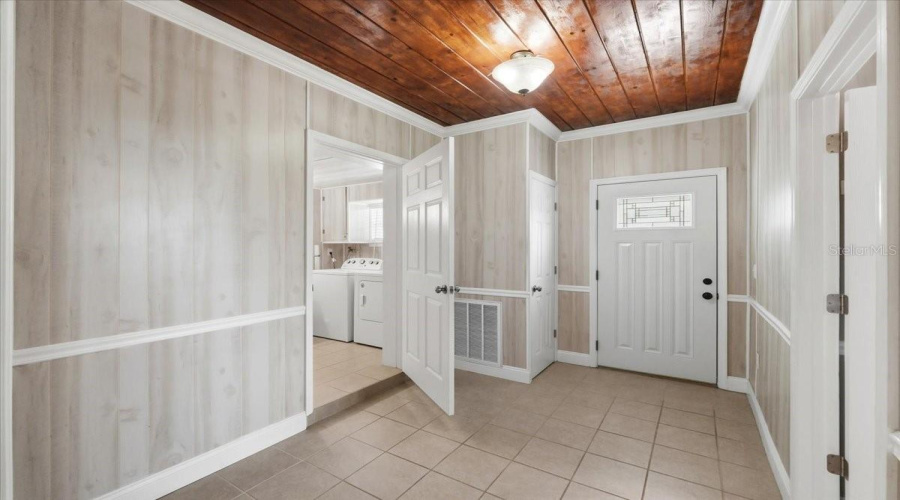 Winter Haven, Florida 33880, 3 Bedroom Bedrooms, ,2 Bathroombathrooms,Residential,For Sale,Lake Shipp,0,Mfrl4963966