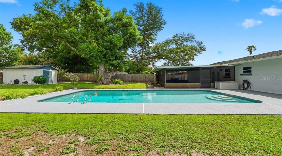 Winter Haven, Florida 33880, 3 Bedroom Bedrooms, ,2 Bathroombathrooms,Residential,For Sale,Lake Shipp,0,Mfrl4963966