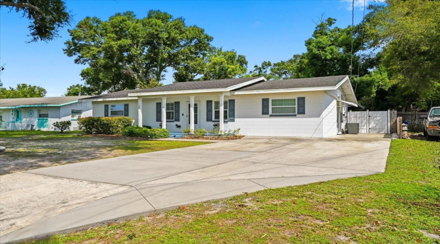 Winter Haven, Florida 33880, 3 Bedroom Bedrooms, ,2 Bathroombathrooms,Residential,For Sale,Lake Shipp,0,Mfrl4963966