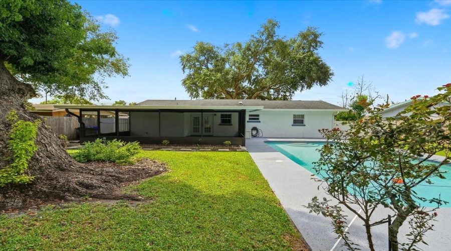 Winter Haven, Florida 33880, 3 Bedroom Bedrooms, ,2 Bathroombathrooms,Residential,For Sale,Lake Shipp,0,Mfrl4963966