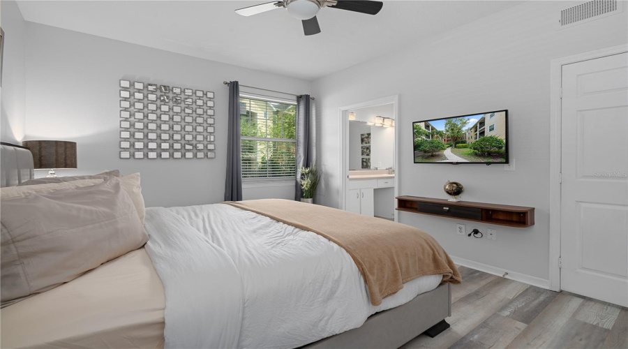 Tampa, Florida 33605, 2 Bedroom Bedrooms, ,2 Bathroombathrooms,Residential,For Sale,Palm,0,Mfrtb8507079